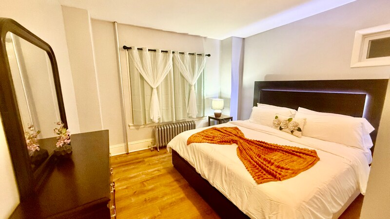 Building Photo - 799 Pleasant St