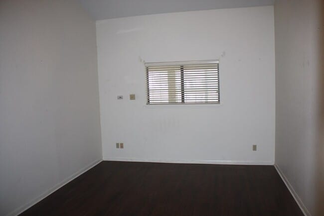 Building Photo - 1816 Woodstone Dr
