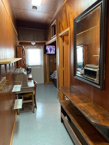 Building Photo - 5843 N Highway 1