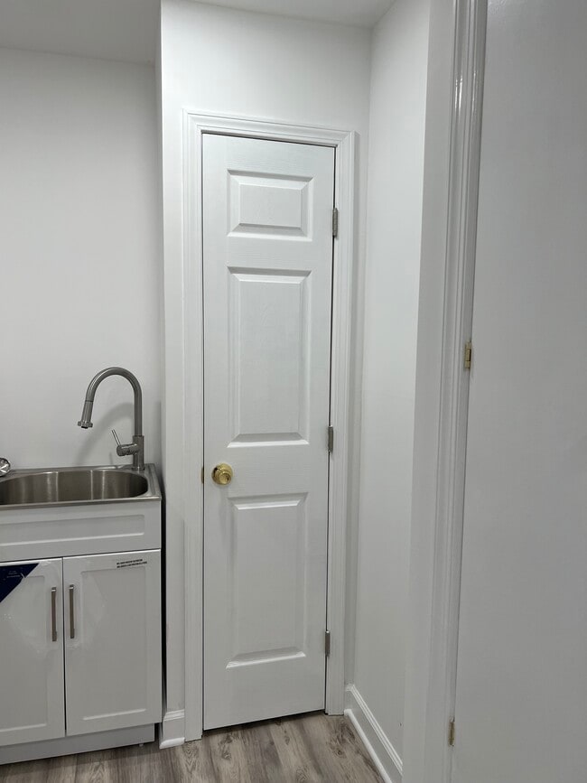 Building Photo - 7950 Inverness Ridge Rd