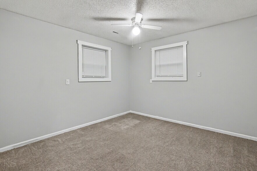 Building Photo - 600 S Missouri Ave