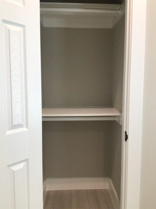 Building Photo - 2109 Marnel Rd