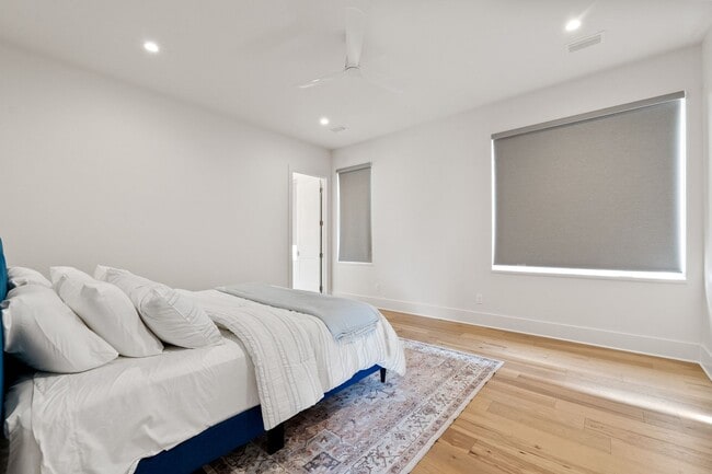 Building Photo - Fully Furnished in Argenta!