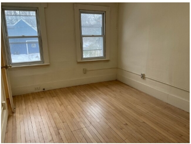 Building Photo - 29 River St