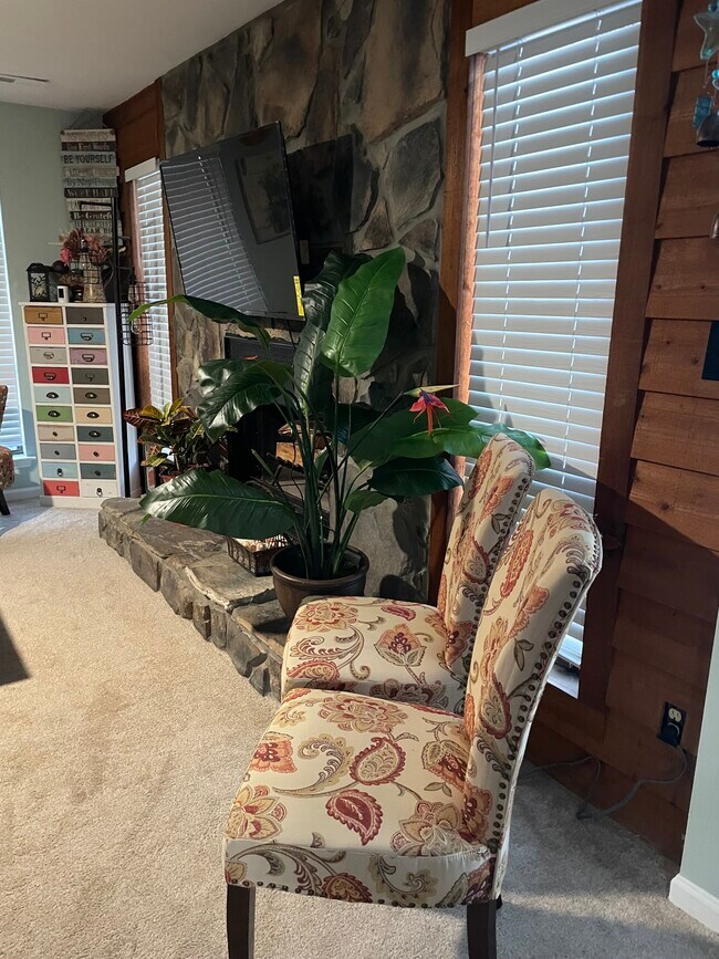 Building Photo - 4726 Hollis Rd