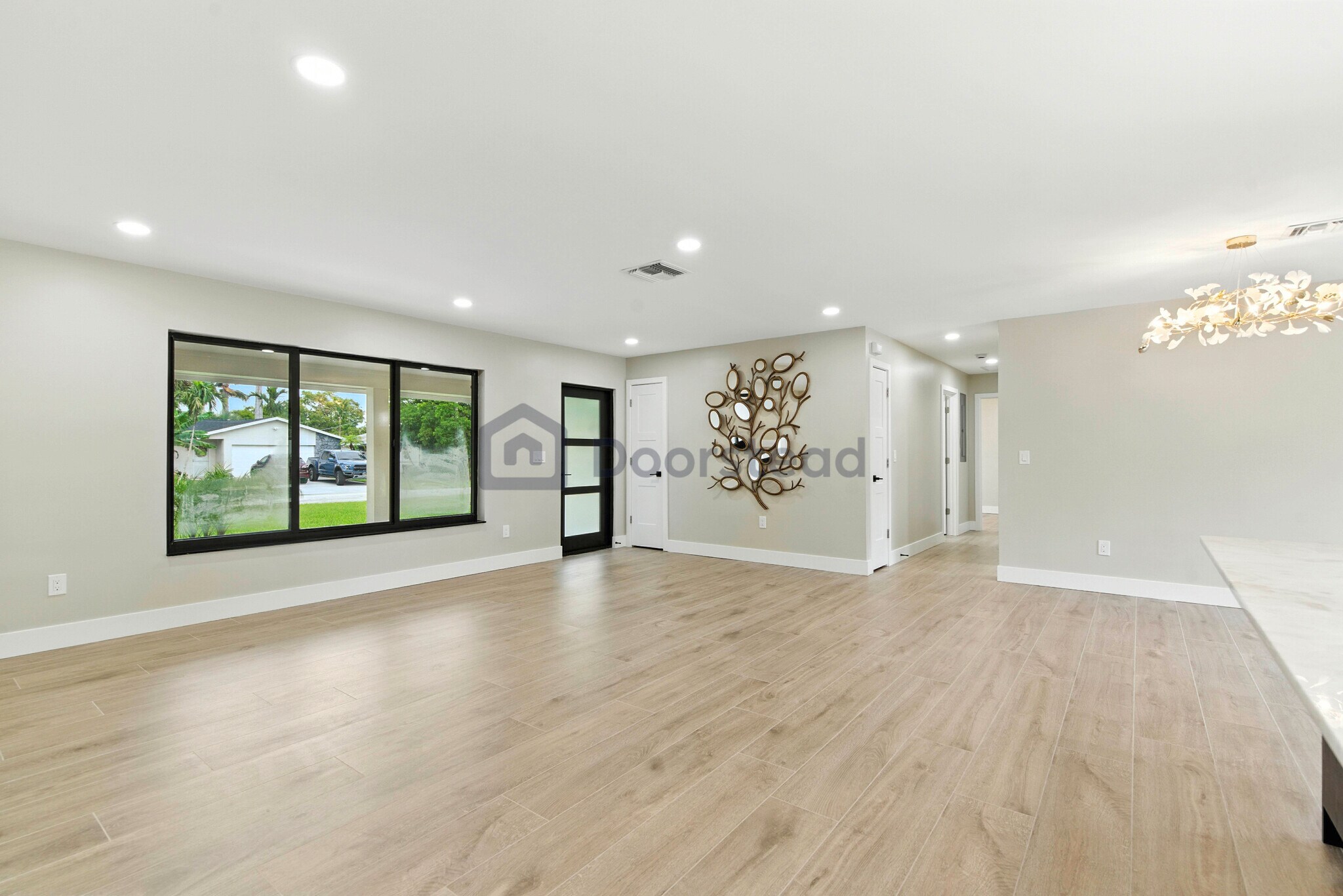Building Photo - 6886 Tradewind Way