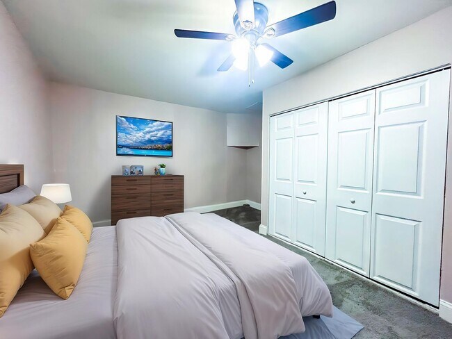 Building Photo - 640 Ponca St