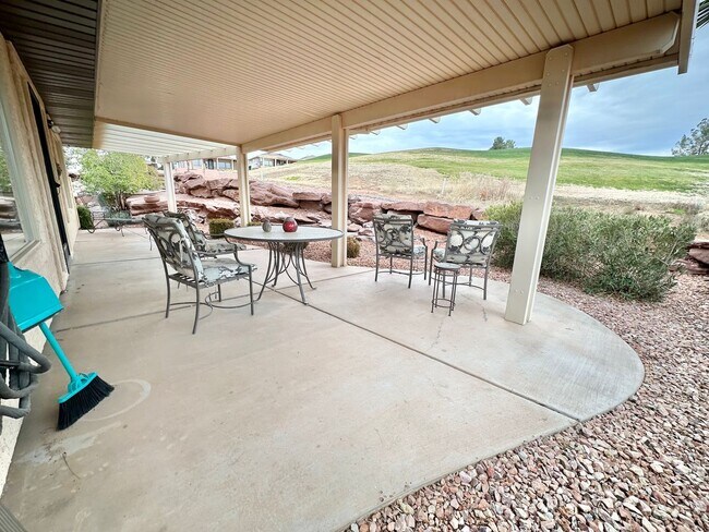 Building Photo - 3 Bedroom Home In Southgate!