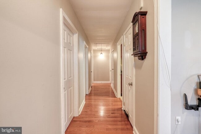 Building Photo - 32 Bonsall Ave