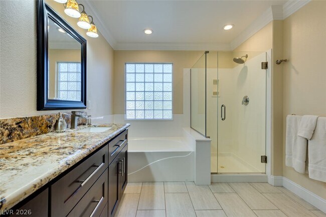 Building Photo - 5056 Shadow Palm Ct