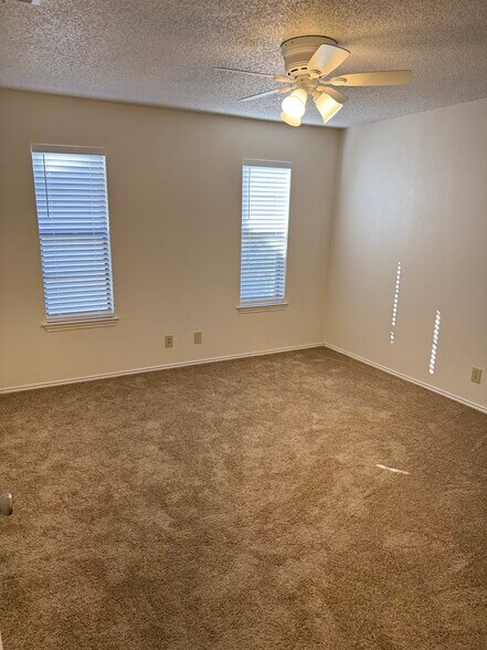 Building Photo - 808 Station St