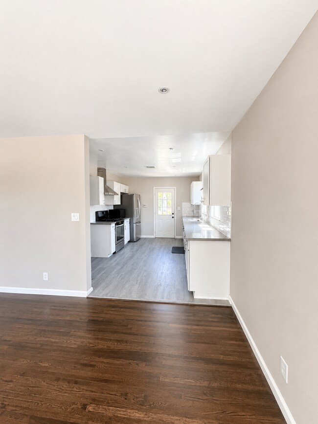 Building Photo - 9942 Bevis Ave