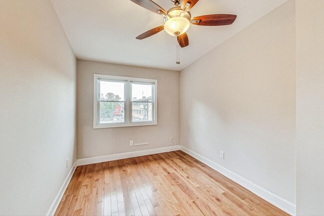 Building Photo - Coming Soon! Gorgeous 4 Bed + 3.5 Ba totally renovated row home in Columbia Heights