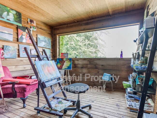 Building Photo - 5911 Fox Run Way