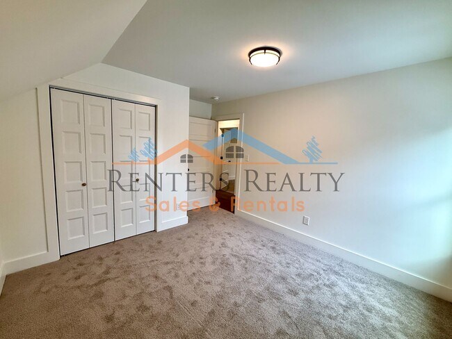 Building Photo - Charming Newer Construction Home with Garage & Fenced Yard