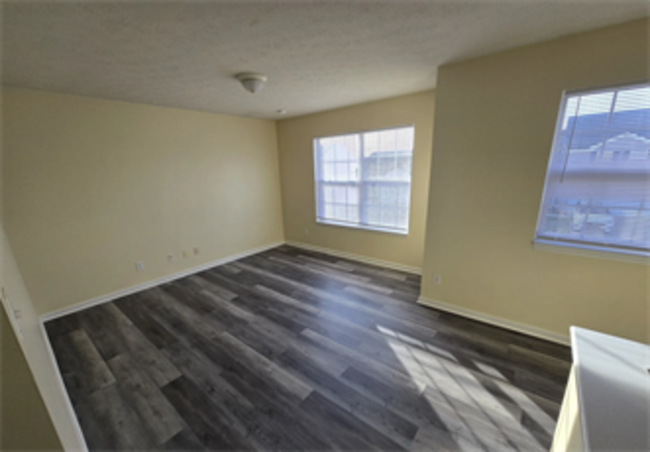 Building Photo - 8384 Bluestem Ln