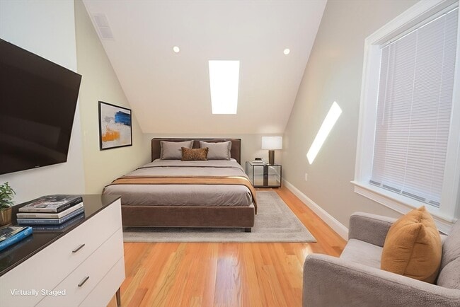 Building Photo - 18 Eaton Ave