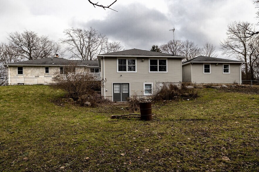 Building Photo - 4559 Makyes Rd