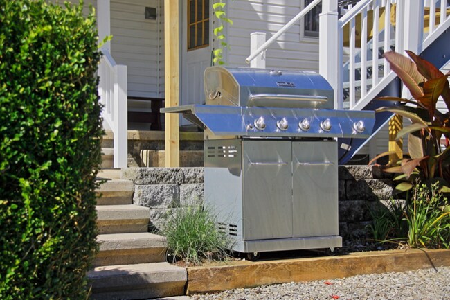 Building Photo - 121 S Railroad St