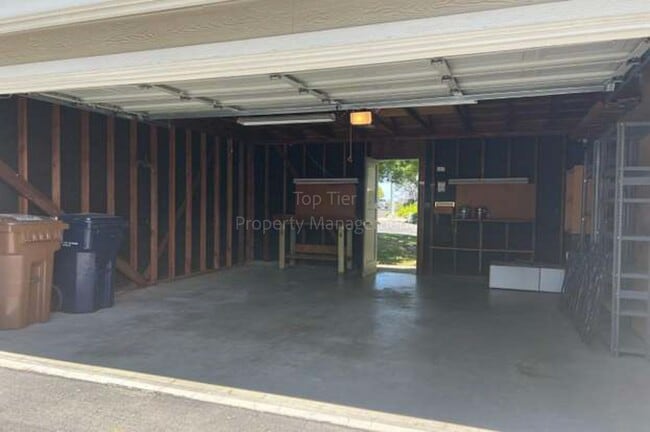 Building Photo - Lovely 2 bed/2.5 bath/ 1472 sqft two story home with Golf Course views! Available September 15th ...