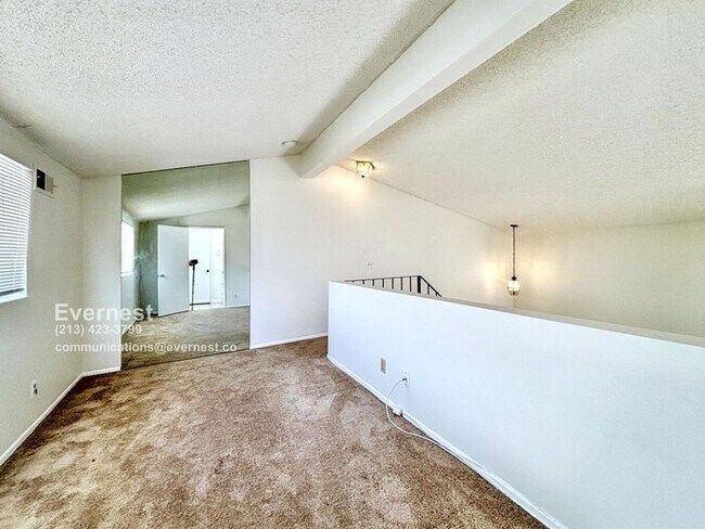 Building Photo - Lovely 2-Bed, 2-Bath Condo with Great Loca...