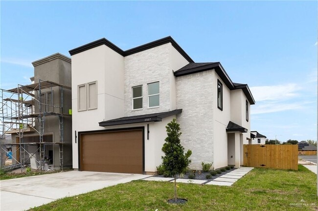 Primary Photo - 2507 E Solar Dr