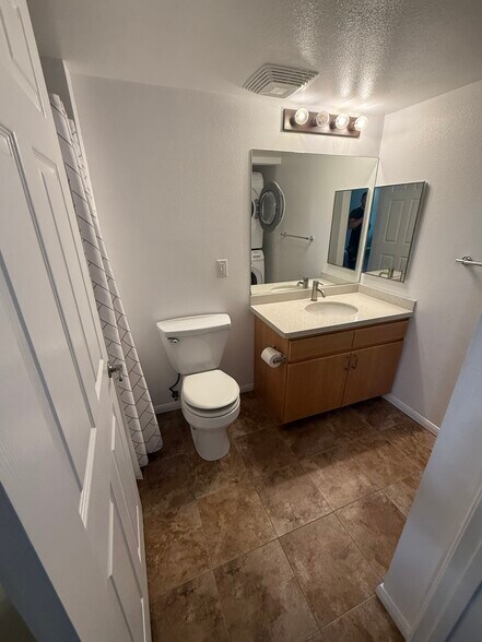 Building Photo - 1435 India St