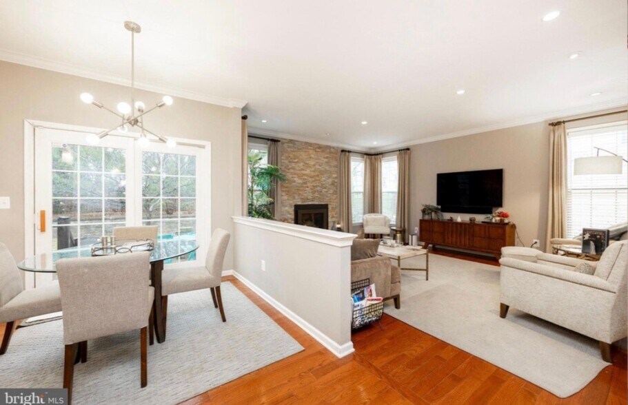 Building Photo - 313 Quail Dr N