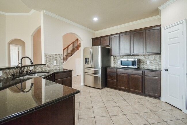 Building Photo - 19335 Stable Meadow Dr