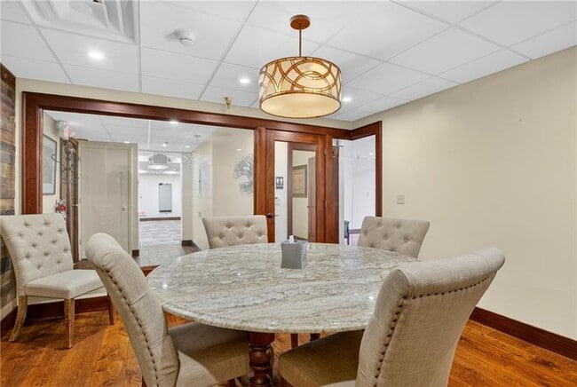 Building Photo - 750 Washington Rd