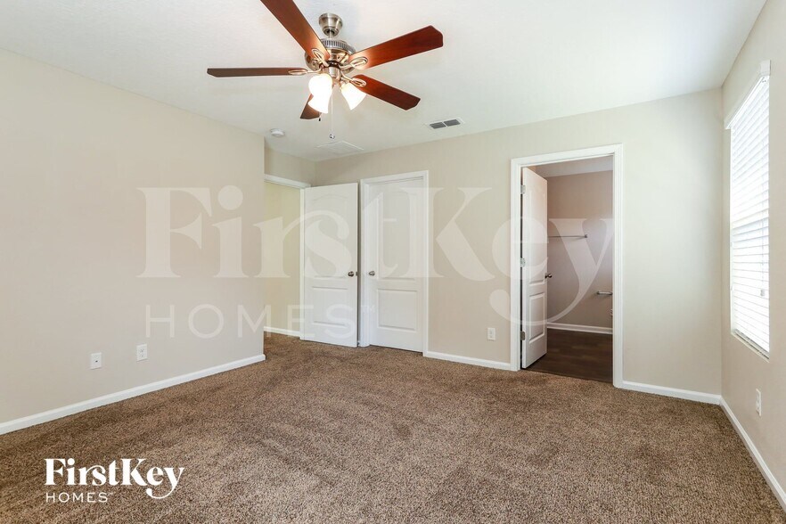 Building Photo - 3276 Canyon Falls Dr