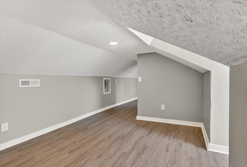 Building Photo - 3140 Maysville Rd NE