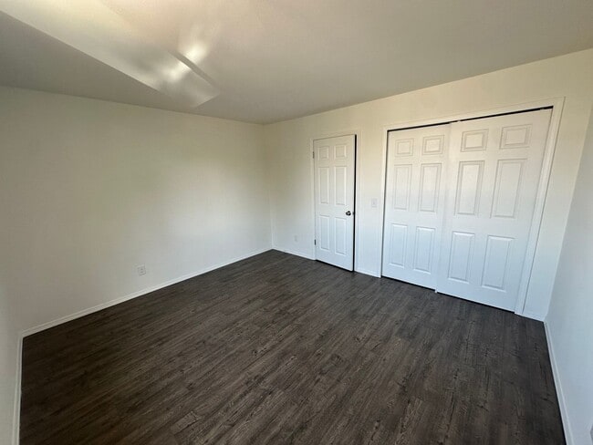 Building Photo - LOCATION LOCATION!! Open and inviting 3-be...