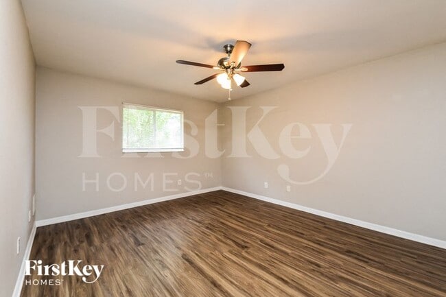 Building Photo - 2014 NW 16th Pl