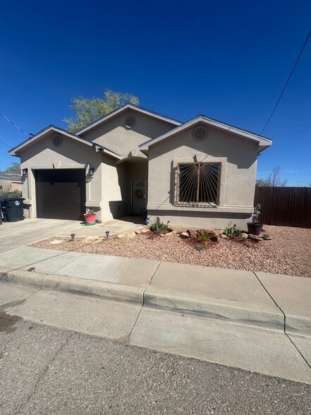 Building Photo - 4600 6th St NW