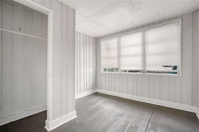 Building Photo - 2540 11th Ave S