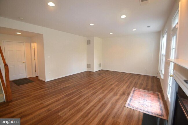 Building Photo - 24600 Siltstone Square