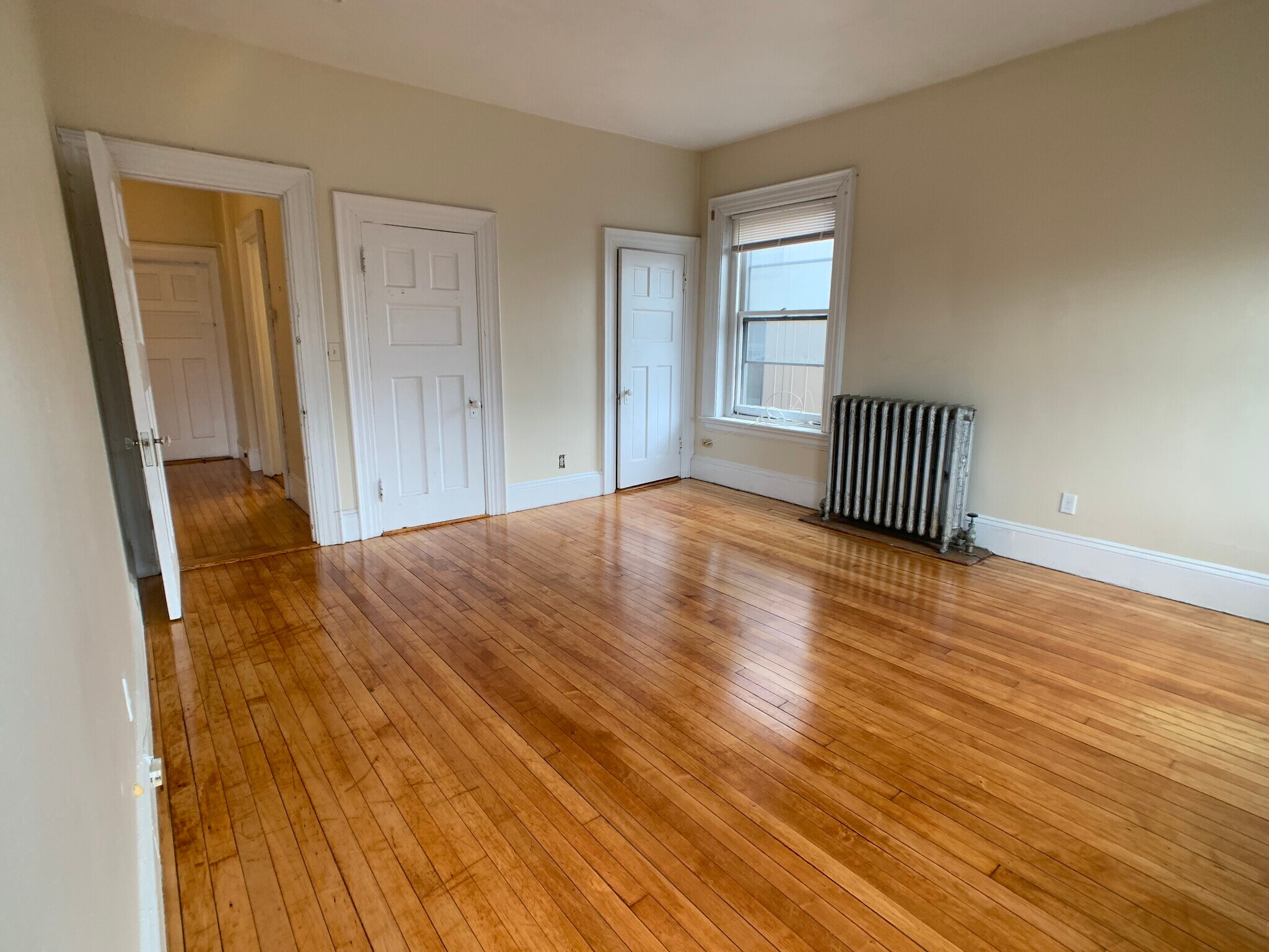 Building Photo - 456 Park Dr