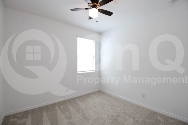 Building Photo - 8810 W Pasadena Ave