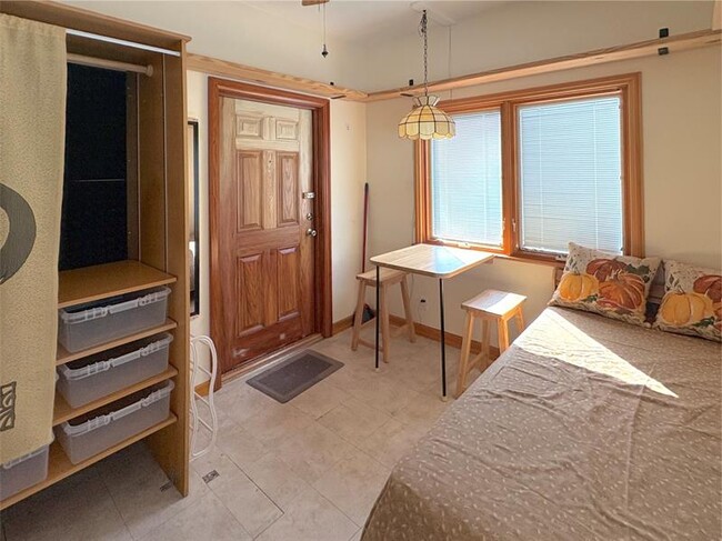 Building Photo - 1501 NE 5th Ct