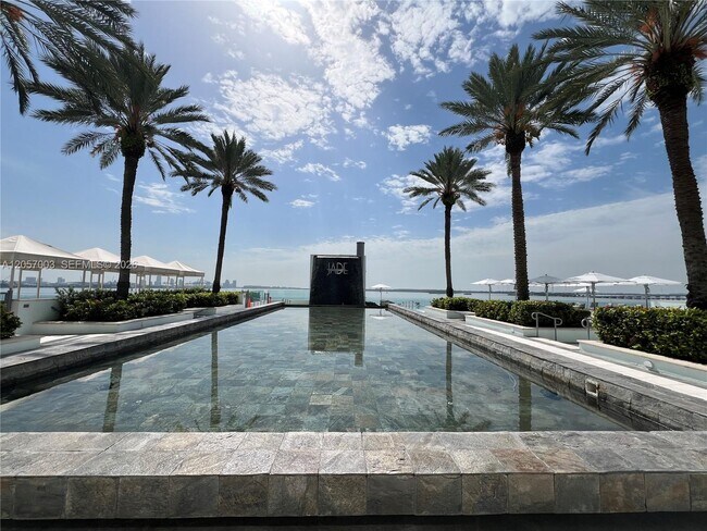Building Photo - 1331 Brickell Bay Dr