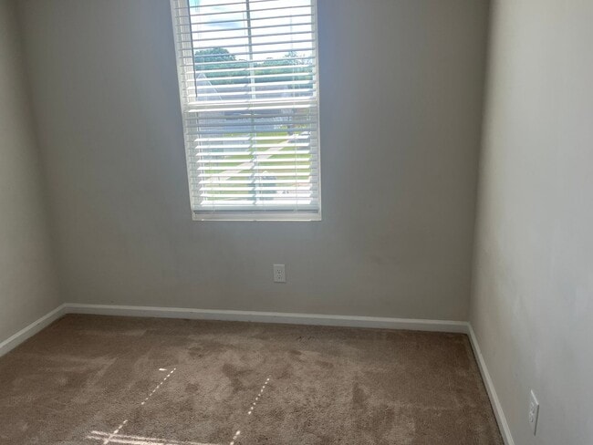 Building Photo - 3BR/2.5BA Townhouse in Hampton Townes
