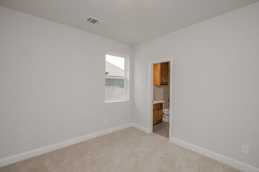 Building Photo - 9322 Middleground Pl