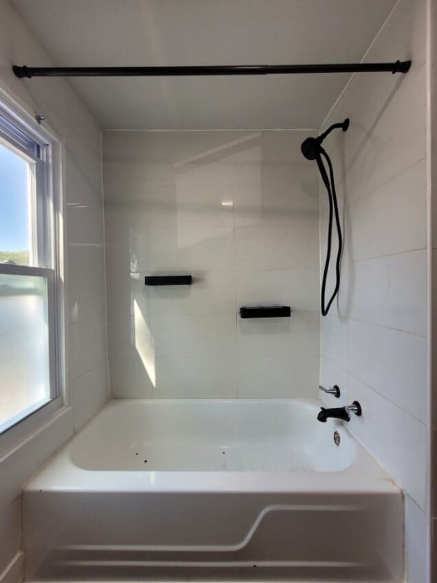 Building Photo - 121 W Main St