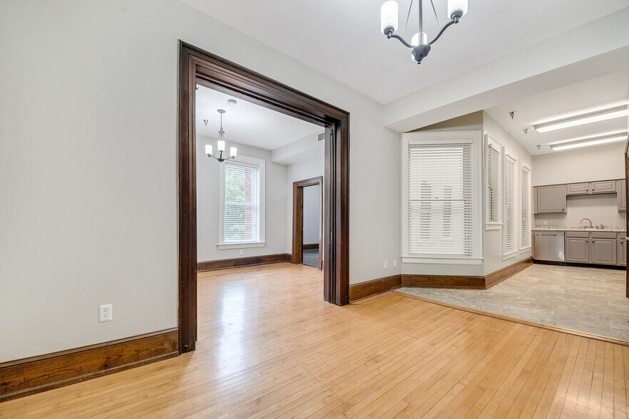 Building Photo - Fountain Plaza - Fitzgerald Apartments