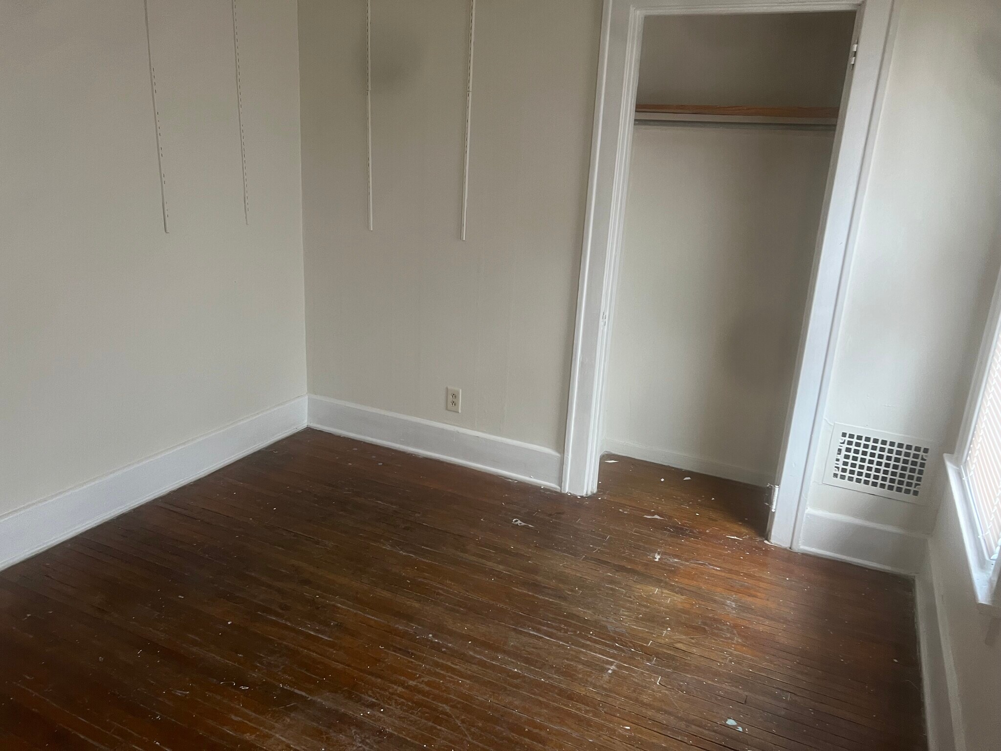 Bed 2 - 2476 N 4th St