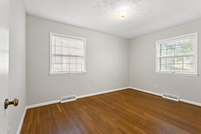 Building Photo - 2125 Talisman Rd