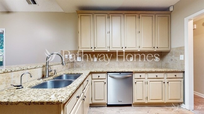 Building Photo - 903 Sweetbay Ct