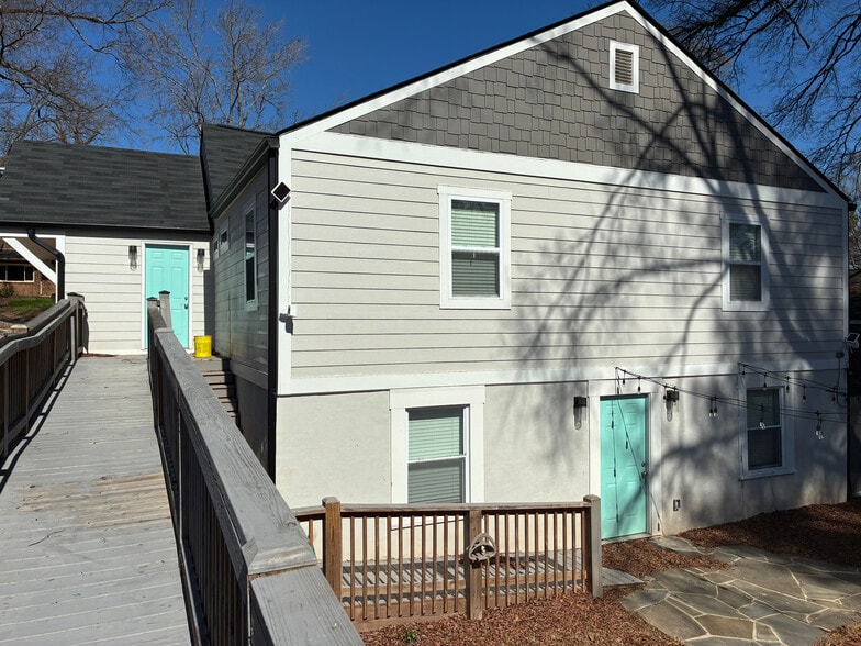 Building Photo - Room in House on Fiske St