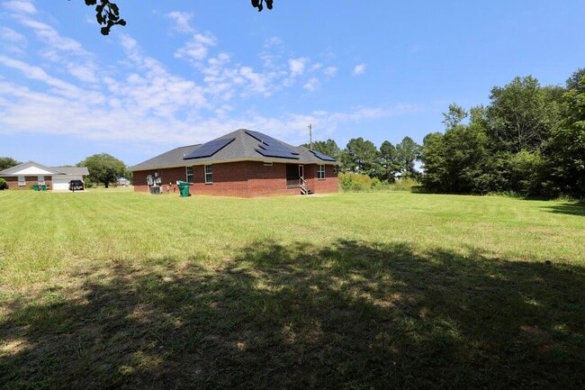 Building Photo - 3335 Valencia Dr